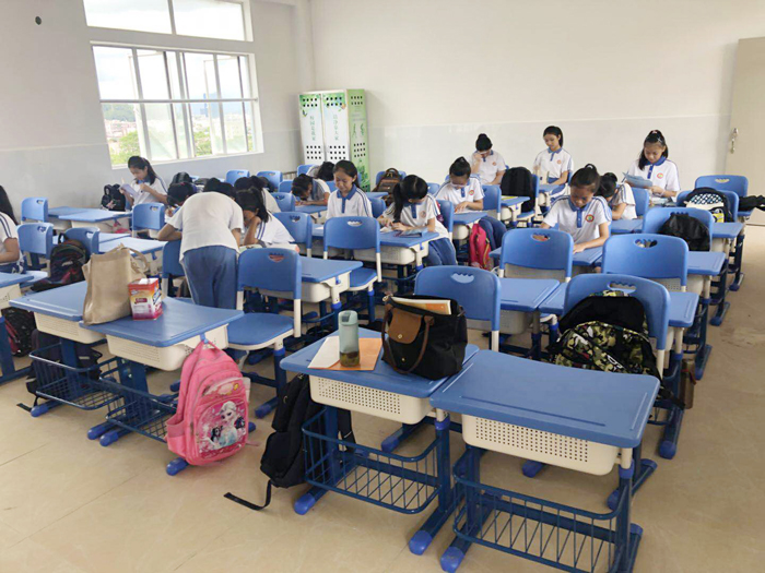 优质桌椅护航少年未来,汤坑小学筑牢学生健康防线(图2) 2-1.jpg