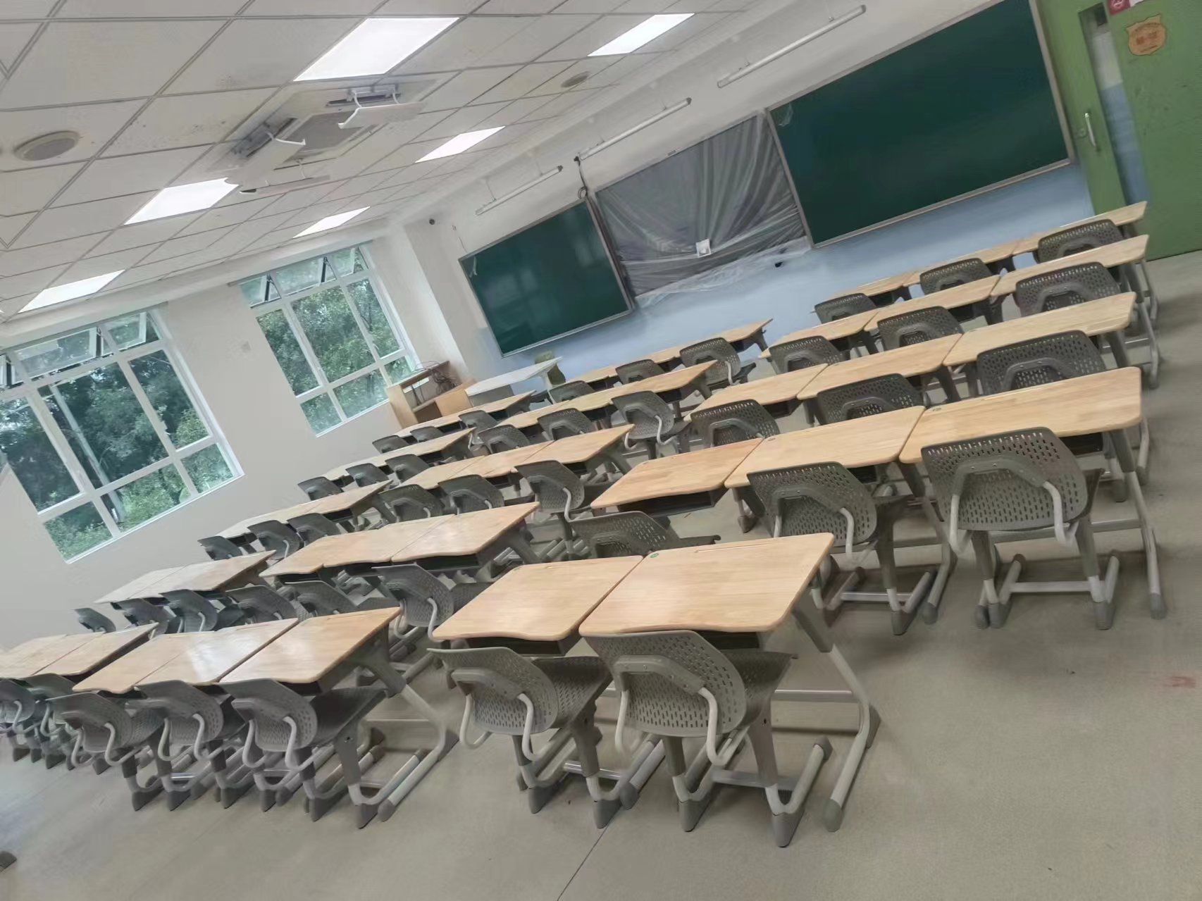 暖心校园升级!午休课桌椅正式入驻深圳市南山区为明学校(图3) 7ac670b07744d287dd58fc2032df506.jpg