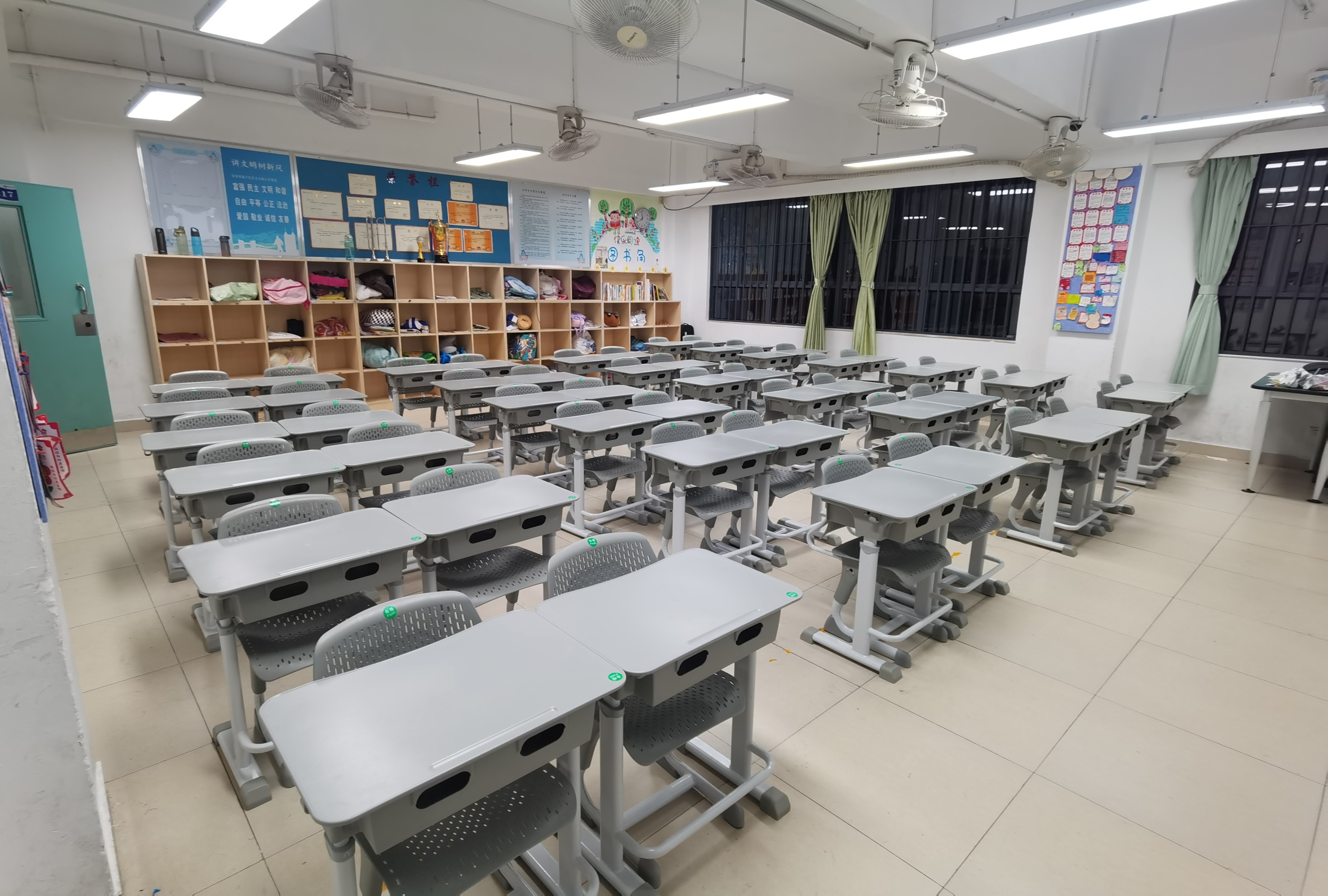 升级午休新体验!新式课桌椅入驻深圳市罗湖区锦田小学(图2) ab69860977dadecc9825d18d6a88070a.jpg