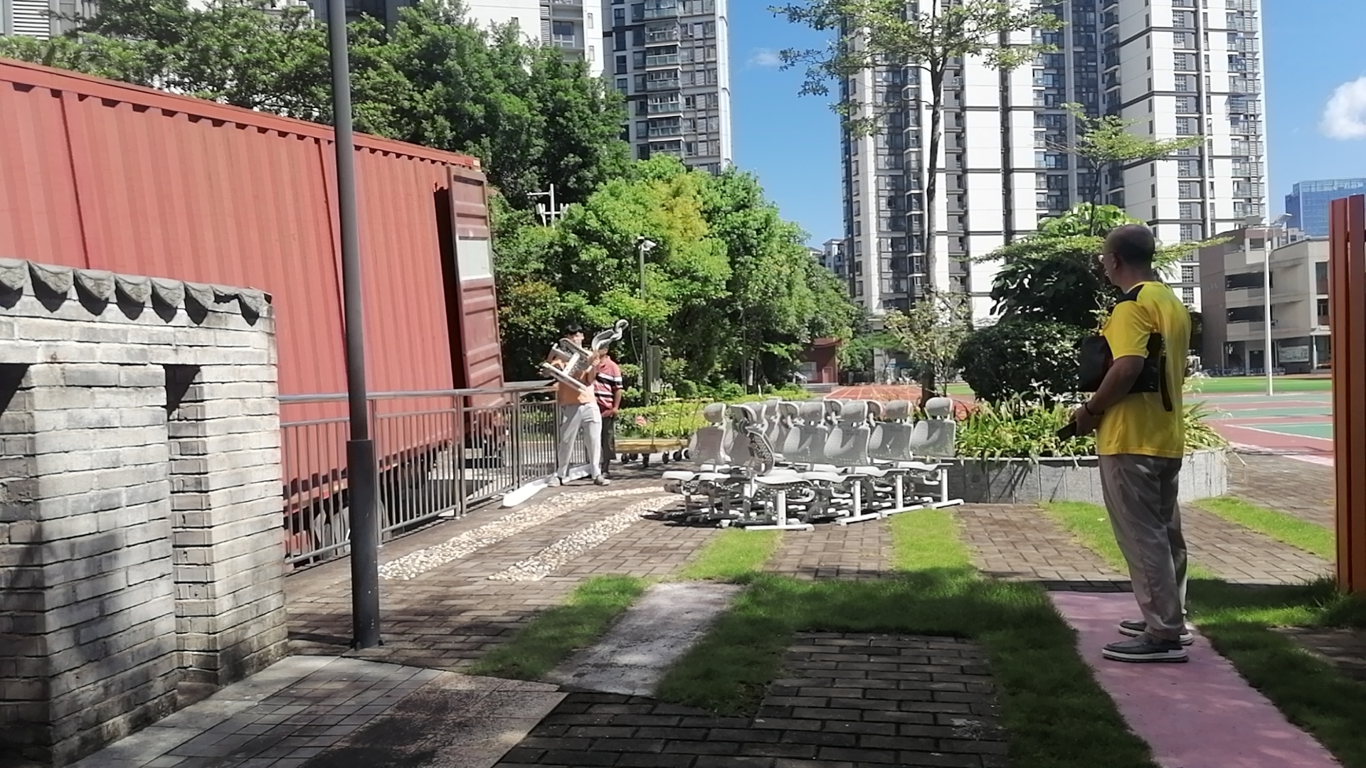 优质桌椅进驻珠海市香洲区凤凰小学精育人新生态(图1) 0a9485ff60346ba1ca64a055134d096c.jpg