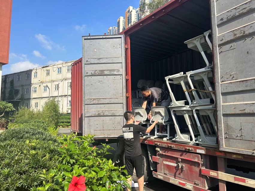 德厚学优育新人,博恩课椅进驻深圳市罗湖区布心中学守护学子健康成长(图1) lADPJw1WYyNqyVHNAn7NA1M_851_638.jpg